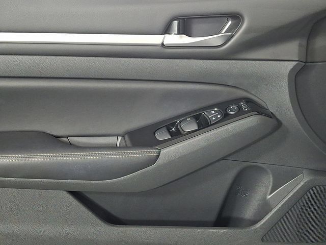 Used 2024 Nissan Altima 2.5 SL FWD image 14