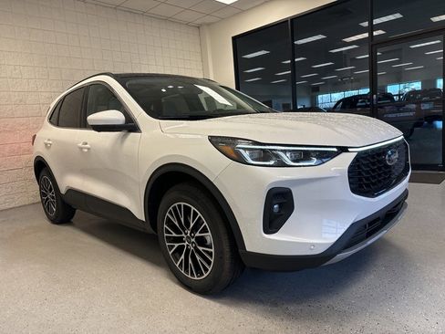 New 2025 Ford Escape SE w/ PHEV Premium Package image 8