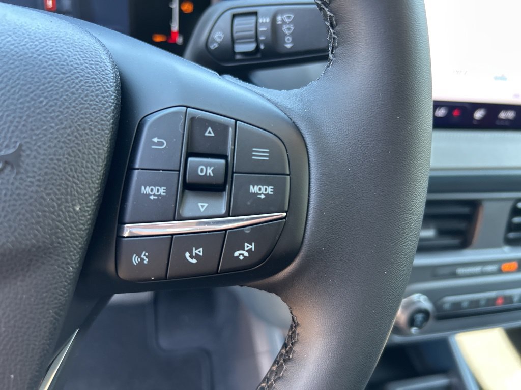 Used 2025 Ford Maverick XLT w/ XLT Luxury Package AWD/4WD image 19