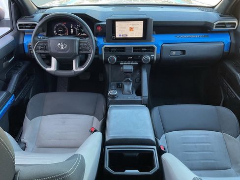 Used 2025 Toyota Tacoma TRD Off-Road image 18