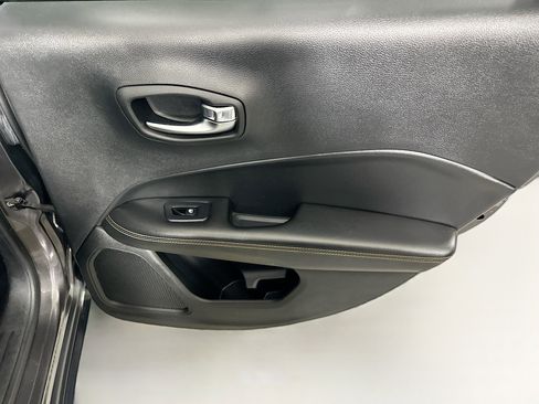 Used 2019 Jeep Compass Limited image 27