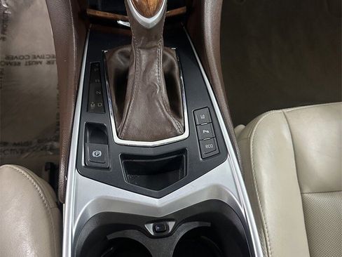 Used 2014 Cadillac SRX Luxury w/ Driver Awareness Package image 18