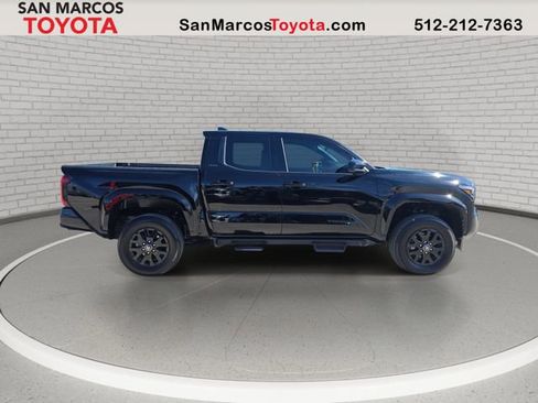 Used 2025 Toyota Tacoma SR5 AWD/4WD image 5