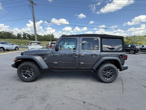 Used 2024 Jeep Wrangler Sport S image 8