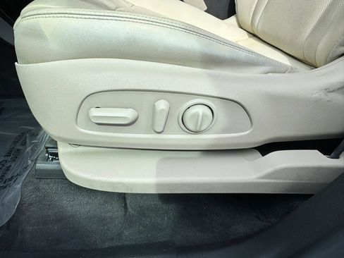 Used 2019 Buick Enclave Premium w/ Experience Buick Package FWD image 30