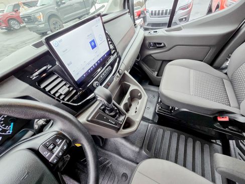 Used 2023 Ford Transit 350 XLT image 21