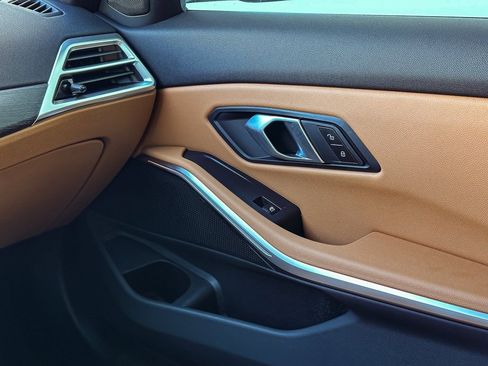 New 2025 BMW 330i xDrive Sedan w/ Convenience Package image 24