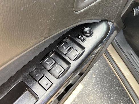 Used 2016 Chevrolet Colorado Z71 image 9