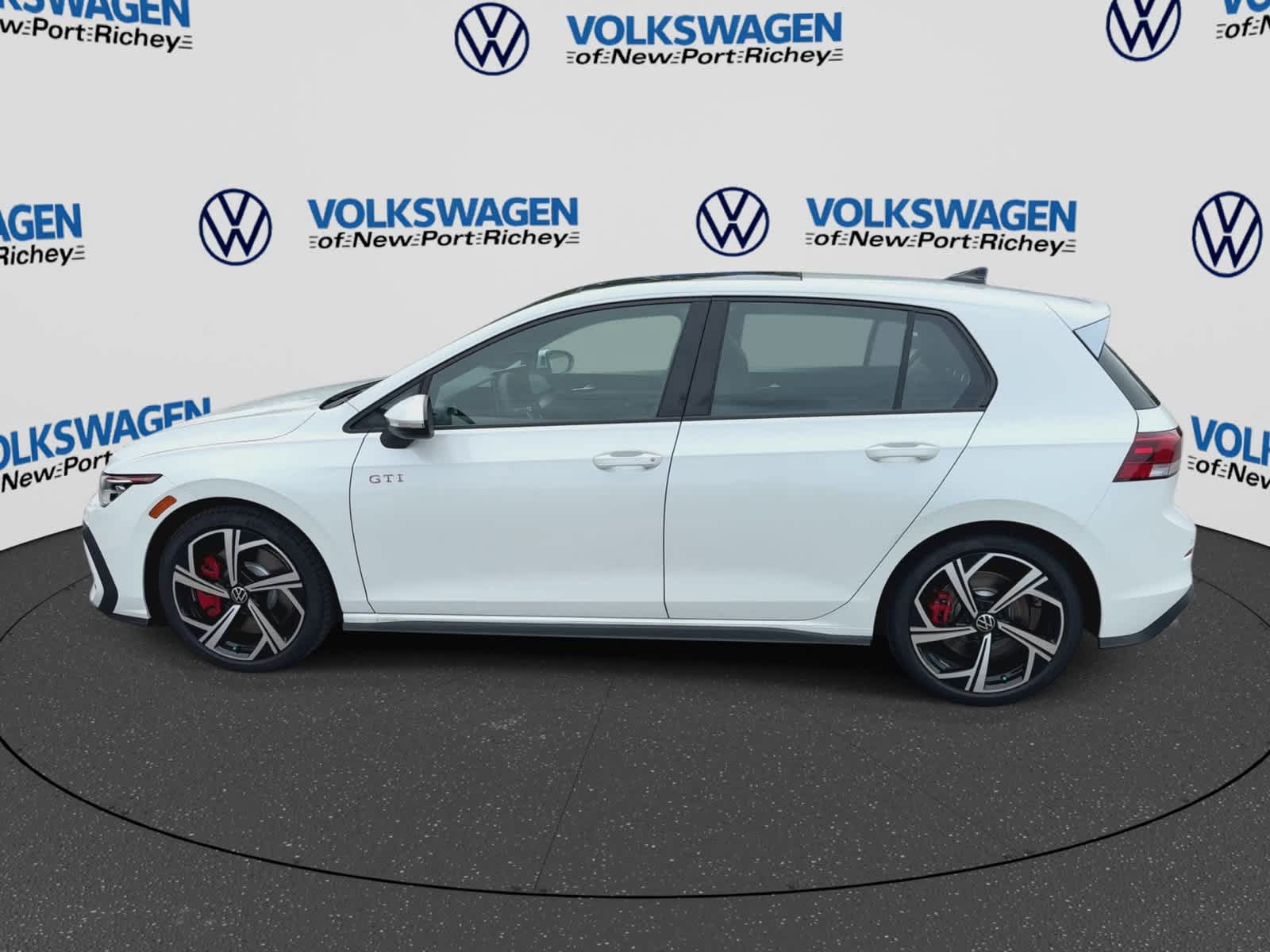 New 2026 Volkswagen GTI SE FWD image 5