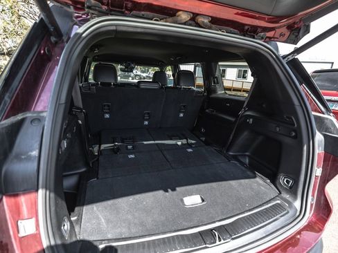 Used 2024 Jeep Grand Cherokee L Laredo AWD/4WD image 32