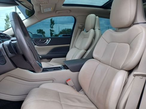 Used 2017 Lincoln Continental Reserve w/ Climate Package AWD/4WD image 7