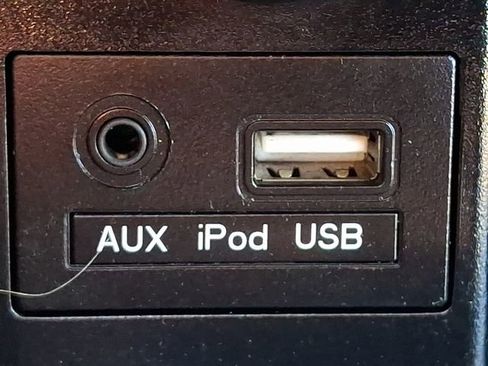 Used 2016 Hyundai Elantra SE image 25