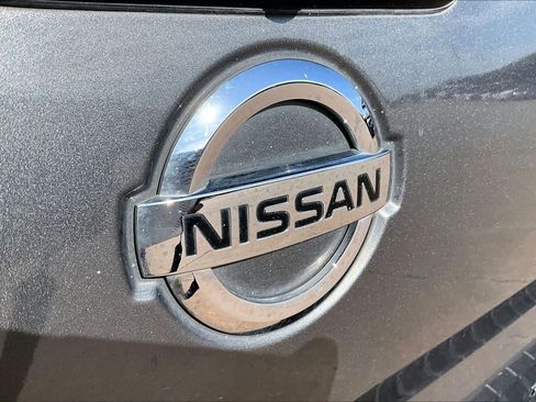 Used 2021 Nissan Titan SV w/ SV Convenience Package AWD/4WD image 30