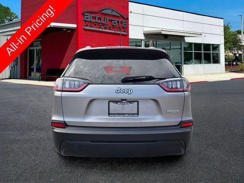 Used 2021 Jeep Cherokee Latitude FWD image 4