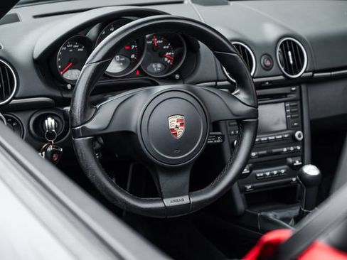 Used 2011 Porsche Boxster RWD image 7