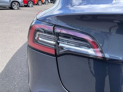 Used 2018 Tesla Model 3 Long Range AWD/4WD image 27