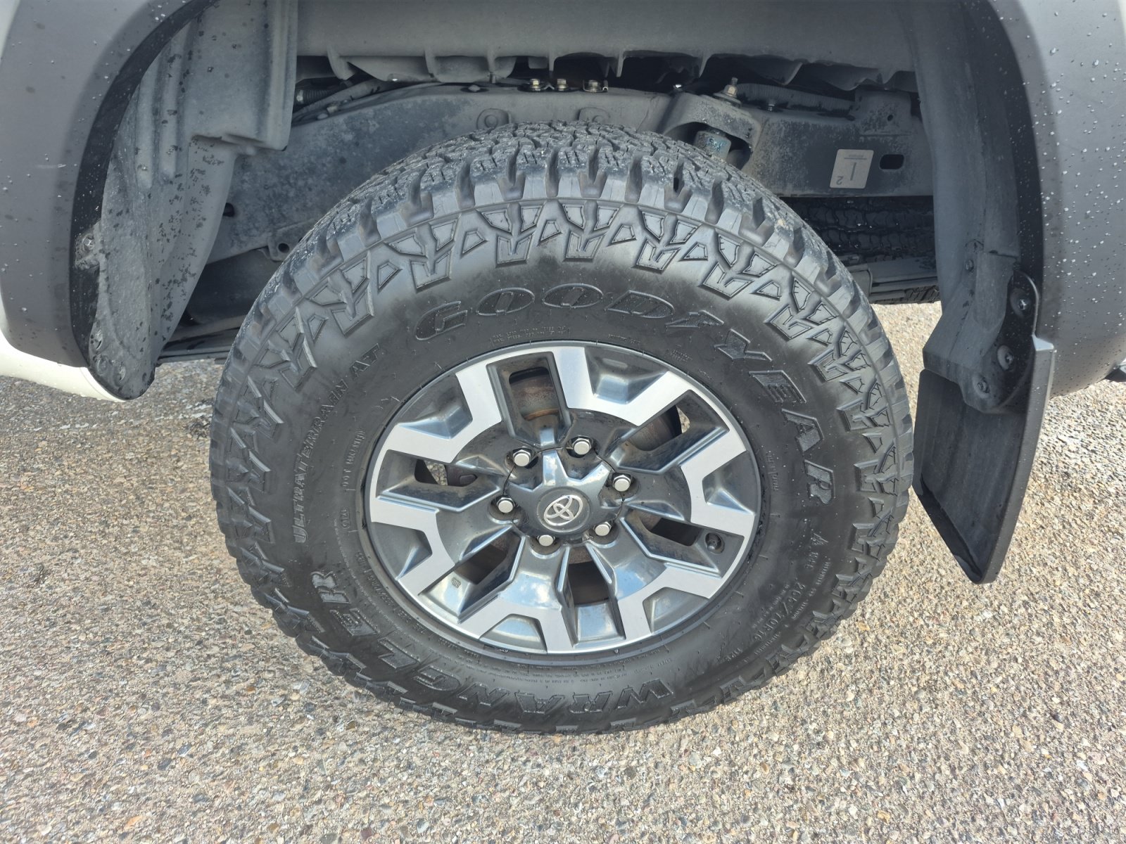 Used 2021 Toyota Tacoma TRD Off-Road w/ Technology Package AWD/4WD image 24