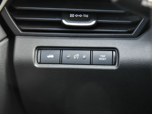 Used 2024 Nissan Altima 2.5 SV FWD image 29