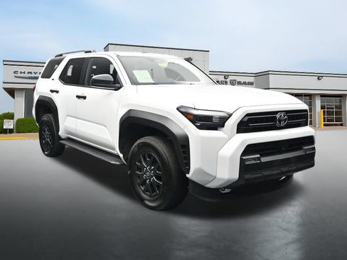 Used 2025 Toyota 4Runner SR5 AWD/4WD image 7