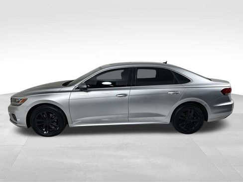 Used 2020 Volkswagen Passat 2.0T SE w/ Sunroof Package FWD image 5