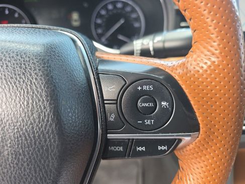 Used 2019 Toyota Avalon Limited w/ Advanced Safety Package FWD image 18