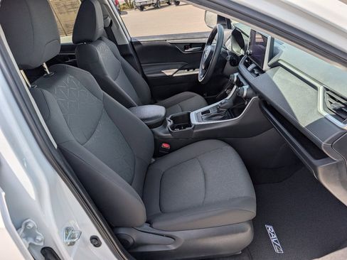 Used 2024 Toyota RAV4 XLE image 8