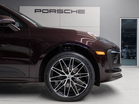 Certified 2026 Porsche Macan AWD/4WD image 10