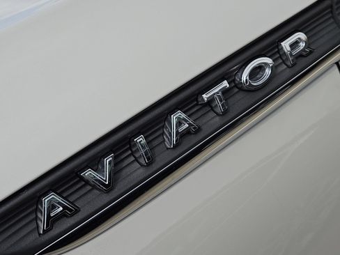 Used 2024 Lincoln Aviator Reserve w/ Equipment Group 201A RWD image 14