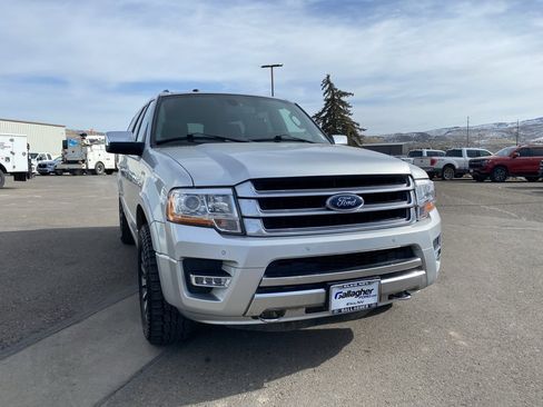 Used 2017 Ford Expedition EL Platinum image 19
