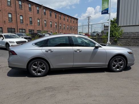 Certified 2023 Honda Accord EX image 23