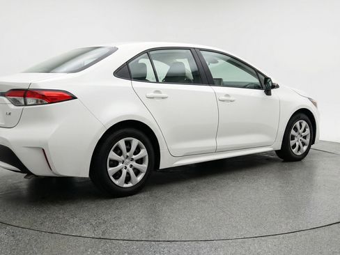 Used 2025 Toyota Corolla LE image 9