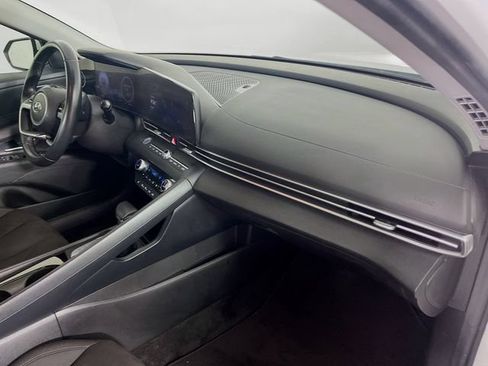 Used 2023 Hyundai Elantra SEL w/ Convenience Package FWD image 28
