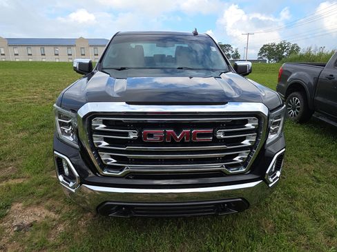 Used 2019 GMC Sierra 1500 SLT w/ X31 Off-Road Package AWD/4WD image 2