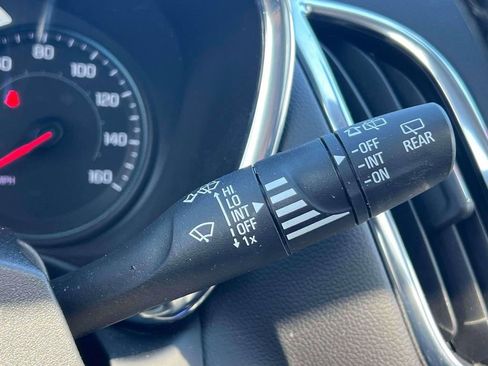 Used 2023 Chevrolet Equinox LT image 27