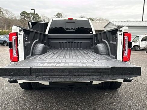 Used 2024 Ford F450 Platinum w/ FX4 Off-Road Package image 18