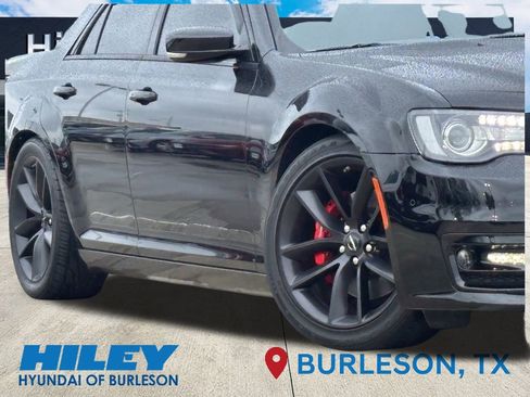 Used 2023 Chrysler 300 C image 6