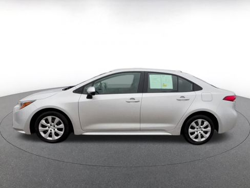 Used 2025 Toyota Corolla LE image 9