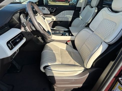 Used 2023 Lincoln Aviator Black Label w/ Jet Package image 20