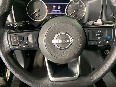 Used 2023 Nissan Rogue SV image 28