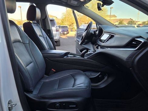 Used 2021 Buick Enclave Essence w/ Sound and Sites Package image 16