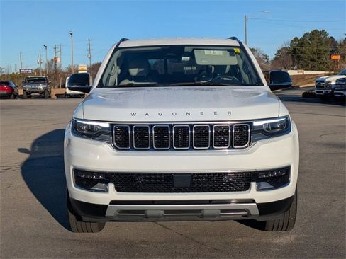 Used 2024 Jeep Wagoneer L Series II w/ Flexible Seating Group image 7
