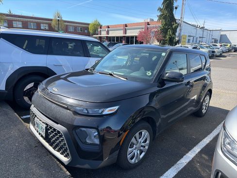 Used 2021 Kia Soul LX image 1