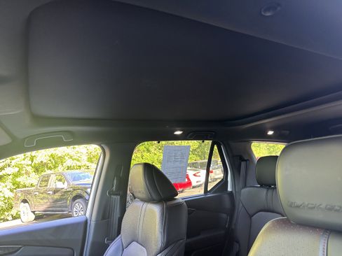 Used 2025 Honda Pilot Black Edition image 7
