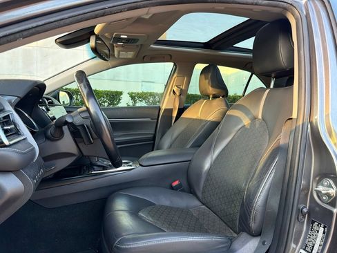 Used 2018 Toyota Camry XSE w/ Audio Package FWD image 9