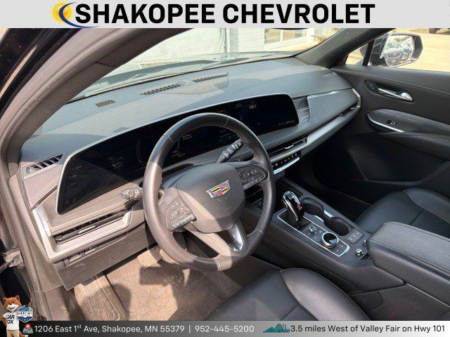 Used 2024 Cadillac XT4 Premium Luxury AWD/4WD image 4