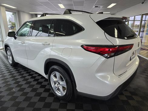 Used 2022 Toyota Highlander L image 5