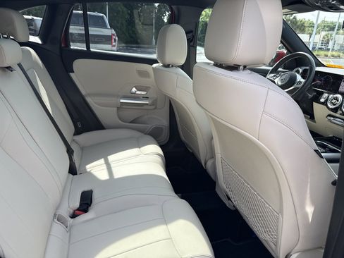 Used 2025 Mercedes-Benz GLA 250 image 30