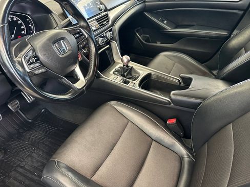 Used 2018 Honda Accord Sport image 10