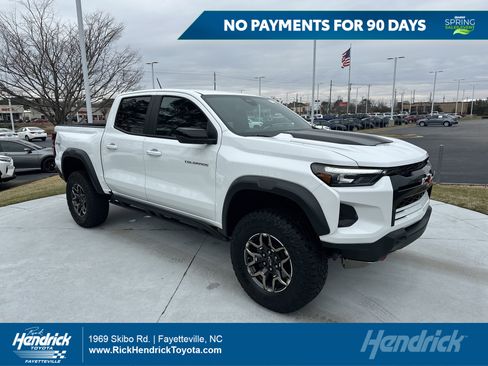 Used 2024 Chevrolet Colorado ZR2 image 1