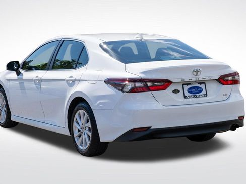 Used 2023 Toyota Camry LE FWD image 5
